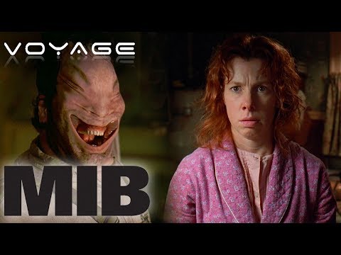 Alien Crash Landing | Men In Black | Voyage | With Captions