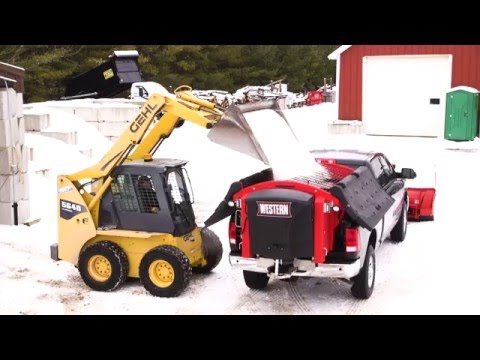 Tornado™ Poly Hopper Spreader – NEW Updated Features