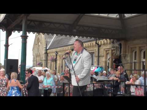 Wayne Gee ''Talk To Me'' @  Tutti Frutti rock'n'roll  Festival Morecambe 2013