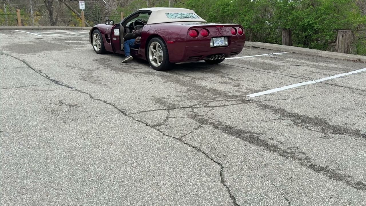 **SOLD on the CCC Buy-It-Now Lot** Sub-90K km 2003 Chevrolet Corvette Convertible 50th Anniversary 6-Speed Manual