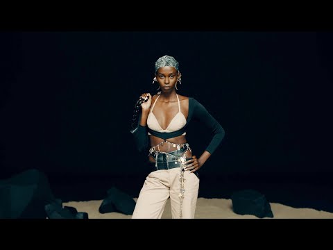 Ceren Ocak Spring/Summer 2021 | Mercedes-Benz Fashion Week Istanbul | VRAI Magazine