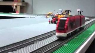 LEGO City Пассажирский поезд 7938 - відео 2