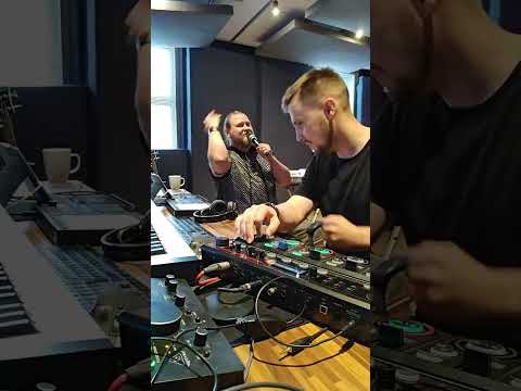 eepzi x Iskulaatikko - Freestyle