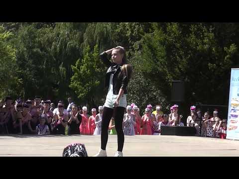 Anna Hamannová - Anna Hamannová - Show s latinou - 18. 6. 2016