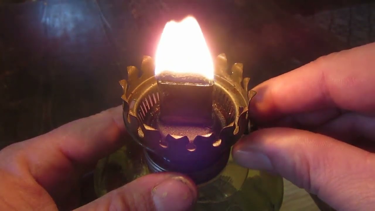 LAMPADA ad OLIO Aziona la lampada a cherosene con l'olio per insalata Come fare una lampada ad olio