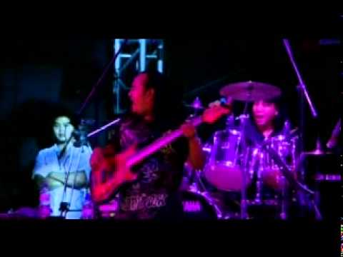 Zaw Win Htut: Into Me (ငါ့ရင္ခြင္ကို)