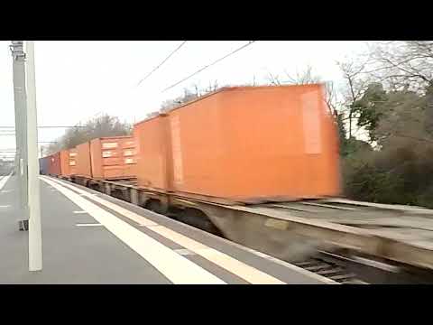 loco Medway logistica E 483 320 container Linea Messina