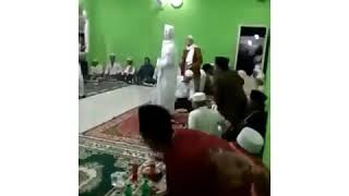 Download lagu Beginilah jadinya klo Abuya Uci bertemu keturunan Rasulullah habib hanif mp3 Download lagu Beginilah jadinya klo Abuya Uci bertemu keturunan Rasulullah habib hanif mp3