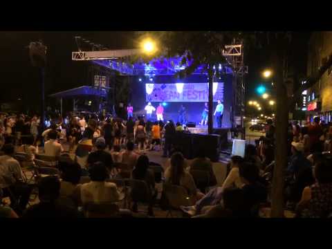 미국선배-한인 축제에서 막춤추는 미쿡아재