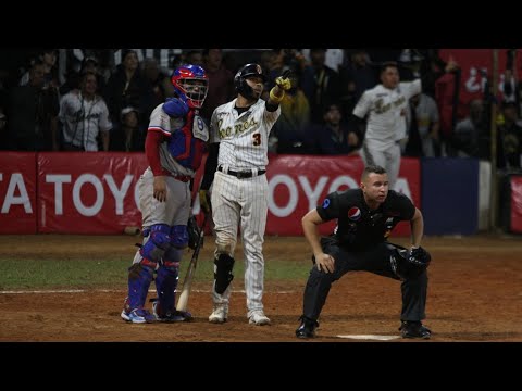 Narracion de Fernando Arreaza HR de Harold Castro, Leones Campeones 22-23