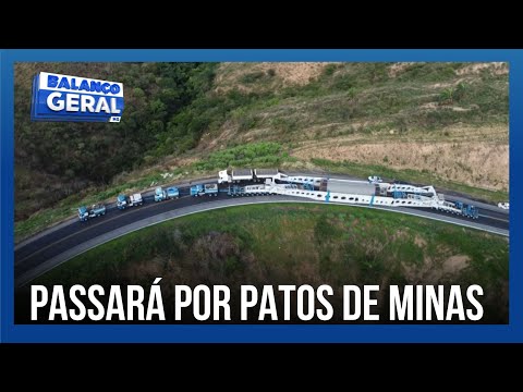 PRF escolta carga de 636 toneladas e veículo de 123 metros provoca bloqueios no Alto Paranaíba