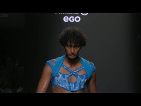 Emeerree comunica atrevimiento con su moda