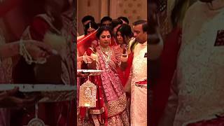 Download lagu Isha Ambani ki wedding vidai short video💕#ytshorts#shortvideo #trending#viral#ambani #youtubeshorts mp3