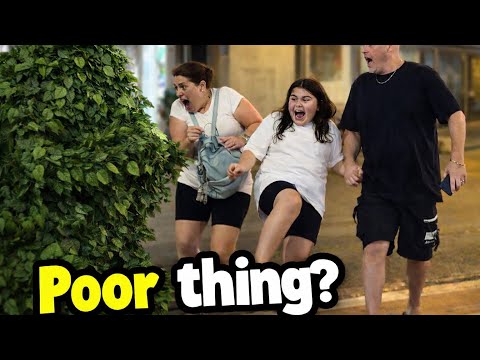 Bushman prank: They didn’t expect that.#hilarious #funny #bushmanprank