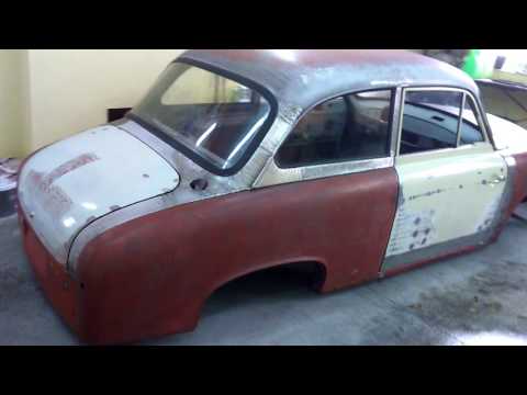 Syrena 104.  Prace blacharskie ukończone.