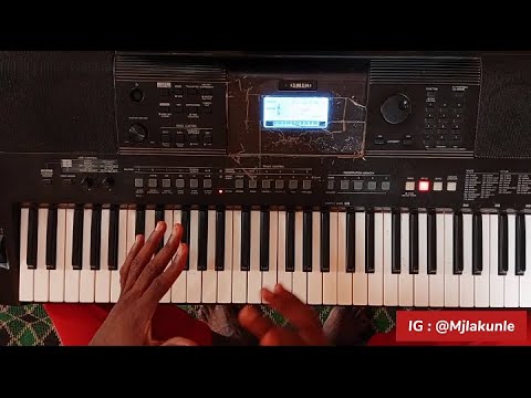 Stop playing this Bass-line, learn this...😳🔥 For beginners 🎹 How to play bass #keyboardlessons