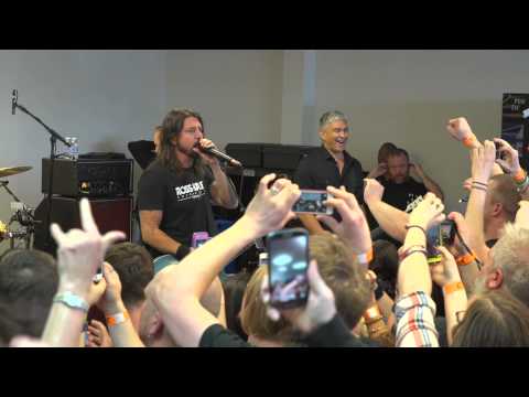 Foo Fighters: Record Store Day 2015 - Niles, OH