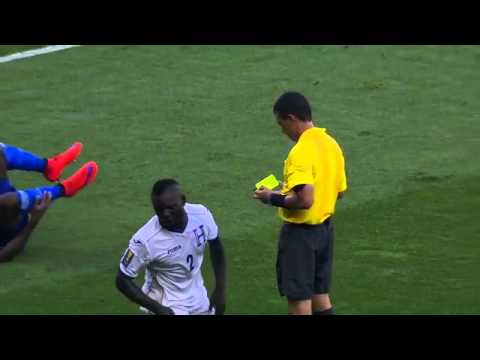 Yellow card HON - No.2 @BigCongo #GoldCup2015 #CopaOro2015 @fhfhaiti @FenafuthOrg