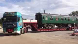 preview picture of video 'Mk1 Railway Carriage Arrives At Bannold's'