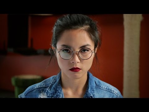 女の子のヒントの落とし方 (w/ティモシー・デラゲット) (How Girls Drop Hints (w/Timothy DeLaGhetto))