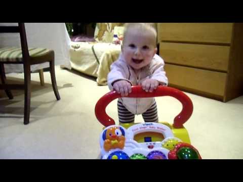 Julia Zak - pierwsze kroki Boże Narodzenie 2011