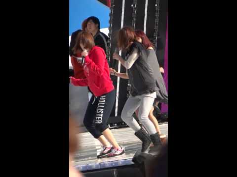 [FanCam]111028 KARA - Mr. Rehearsal @ K-Pop Super Concert by sigkeks