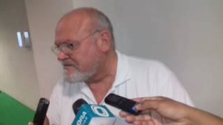 HOY EN DIA ES IMPOSIBLE QUE EN CUALQUIER PARTIDO SE PUEDA GARANTIZAR  LA UNANIMIDAD 
SALOMÓN AZAR  D