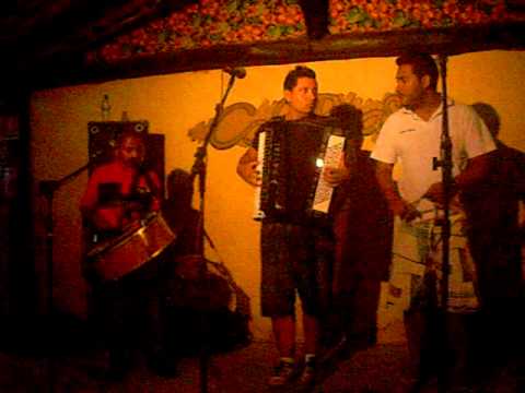 Trio Candiêiro, Sharllyn e Forró Moleque   Reveillon Itaunas 2012   Café Brasil