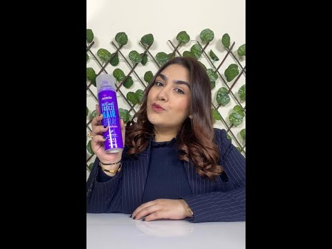 Hair Styling with Instant Freeze Hairspray - Aussie
