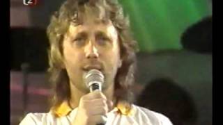 Videoklip Dalibor Janda - Tisíckrát krásnější, než jsou prachy (Live) s textom piesne