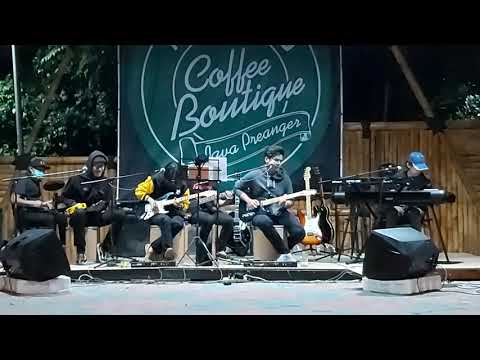 Here comes the sun medley I want you Beatles. cover by Crossroads