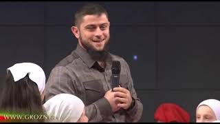 В большом павильоне ЧГТРК «Грозный» состоялась новогодняя елка