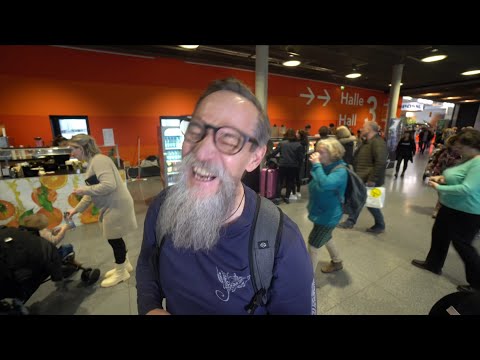 Wohnmobile 2023. Wohnwagen 2023. Camping 2023. CMT Stuttgart 2023 Rundgang Halle 5 und Messeleben.