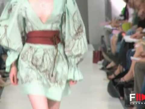 Fashion Show "Roksanda Ilincic" Pret a Porter Women Spring Summer 2003 London 2 of 2