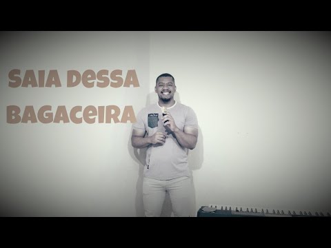 Paródia. Saia dessa bagaceira. Mus. Ela é da bagaceira.