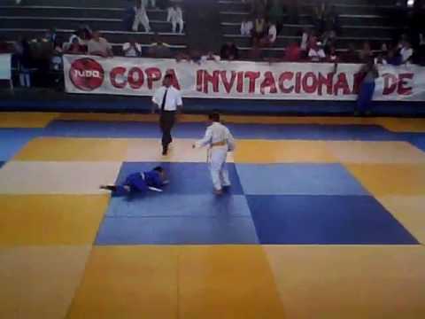 Campeona nacional pre infantil 25kg de oro en judo escuela escuela de judo gigantes en axion