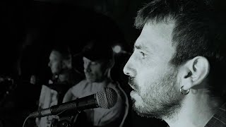 En Busca Del Fuego Lyrics English Translation