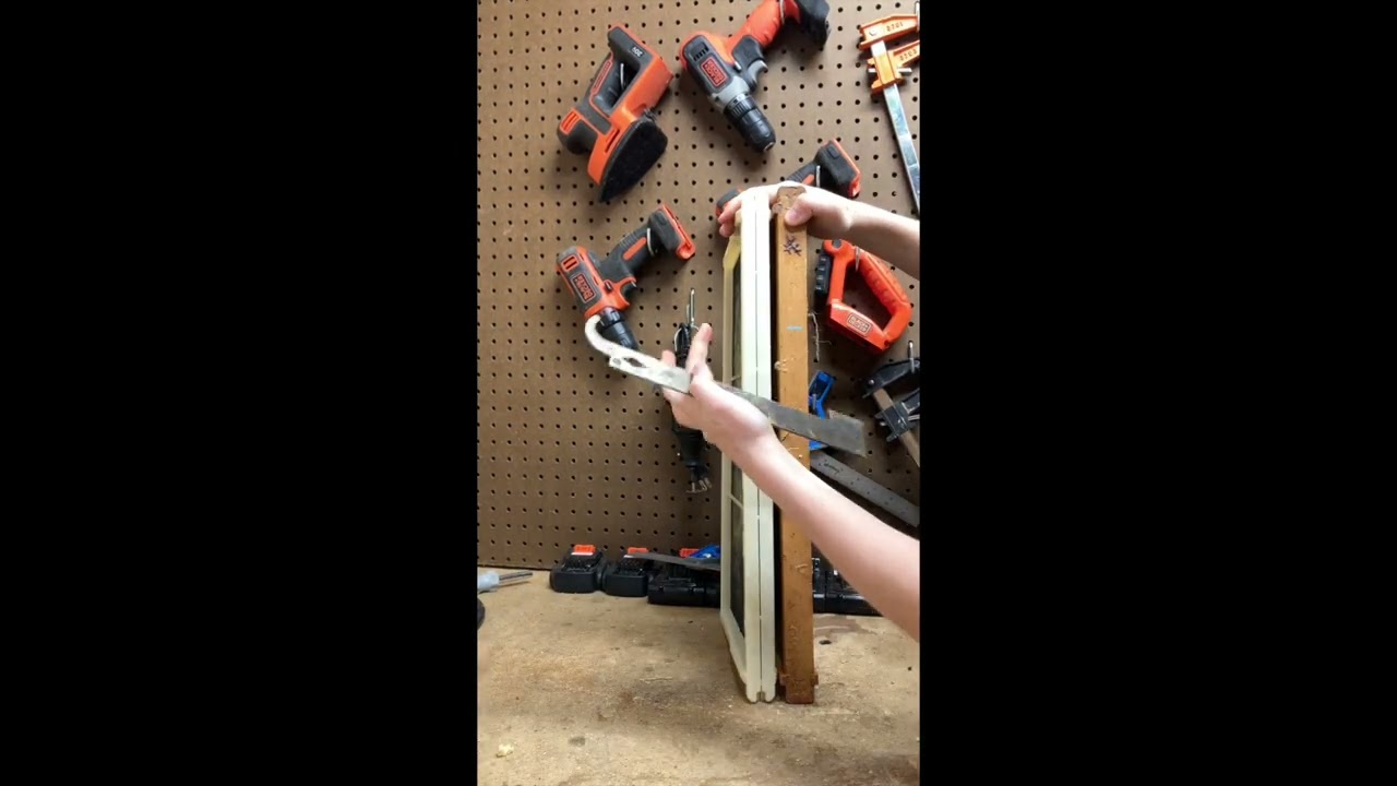 #beekeeper Apimaye Frame vs regular wooden frame