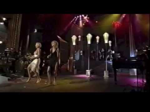Helena Vondráčková a Leona Machálková (Královny popu 2003)