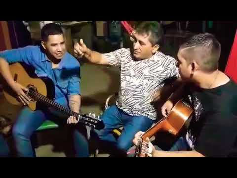 Anorando Mi Santiago - Huguito Flores