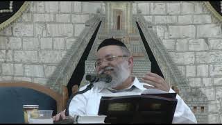 הרב ליאור כחלון,מגילת רות (הרב ליאור כחלון) - התמונה מוצגת ישירות מתוך אתר האינטרנט יוטיוב. זכויות היוצרים בתמונה שייכות ליוצרה. קישור קרדיט למקור התוכן נמצא בתוך דף הסרטון