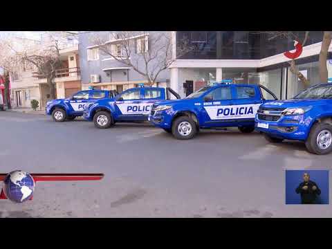 Entregaron móviles policiales