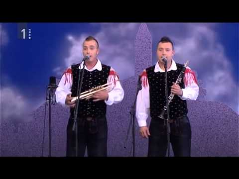 Ansambel Škorpijoni-Čakal sem deklico ob potoku (v živo)