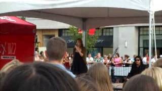 Mandy Moore - Gardenia Live