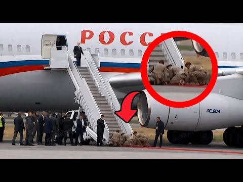 First Time in History - US Troops Kneel Down to Roll Out Red Carpet for Putin