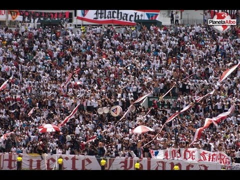 "HINCHADA DE LIGA DESPIDE AL QUITO..." Barra: Muerte Blanca &bull; Club: LDU