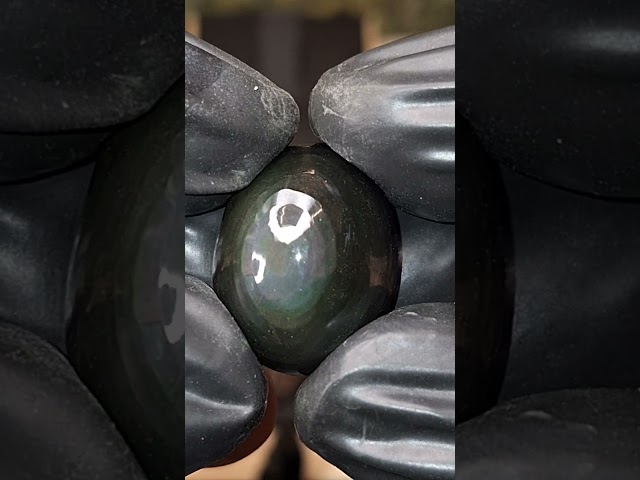 حجر أوبسيدان مصور هيئة عين طبيعي