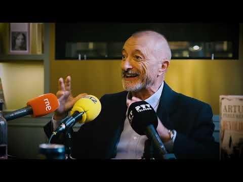 Arturo Pérez-Reverte - "Revolución" (Alfaguara)