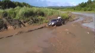 preview picture of video 'LAND CRUISER 70 SERIES GENERATIONS MUDDING SESSION'