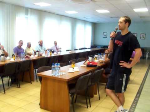 Spotkanie ze sponsorami klubu ASPS NET: wypowiedź kapitana Macieja Krzywieckiego